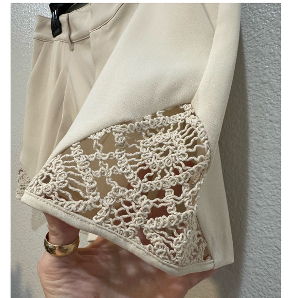 NWT CINQ A SEPT $345 Crochet Lace Corinna Short Size 8 - Picture 7 of 10